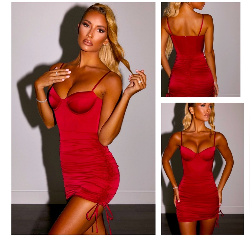 OH POLLY TIMELESS ROMANCE
Ruched Asymmetric Satin Mini Dress in Red